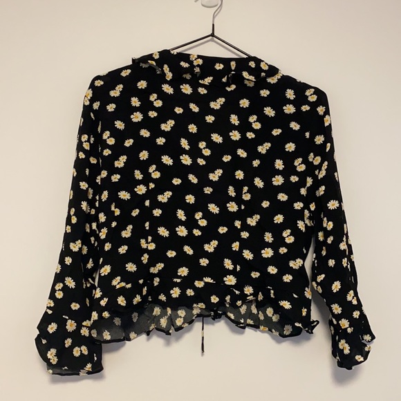 SOLD Daisy patterned Forever 21 floral long sleeve Blouse size Large - Picture 6 of 7